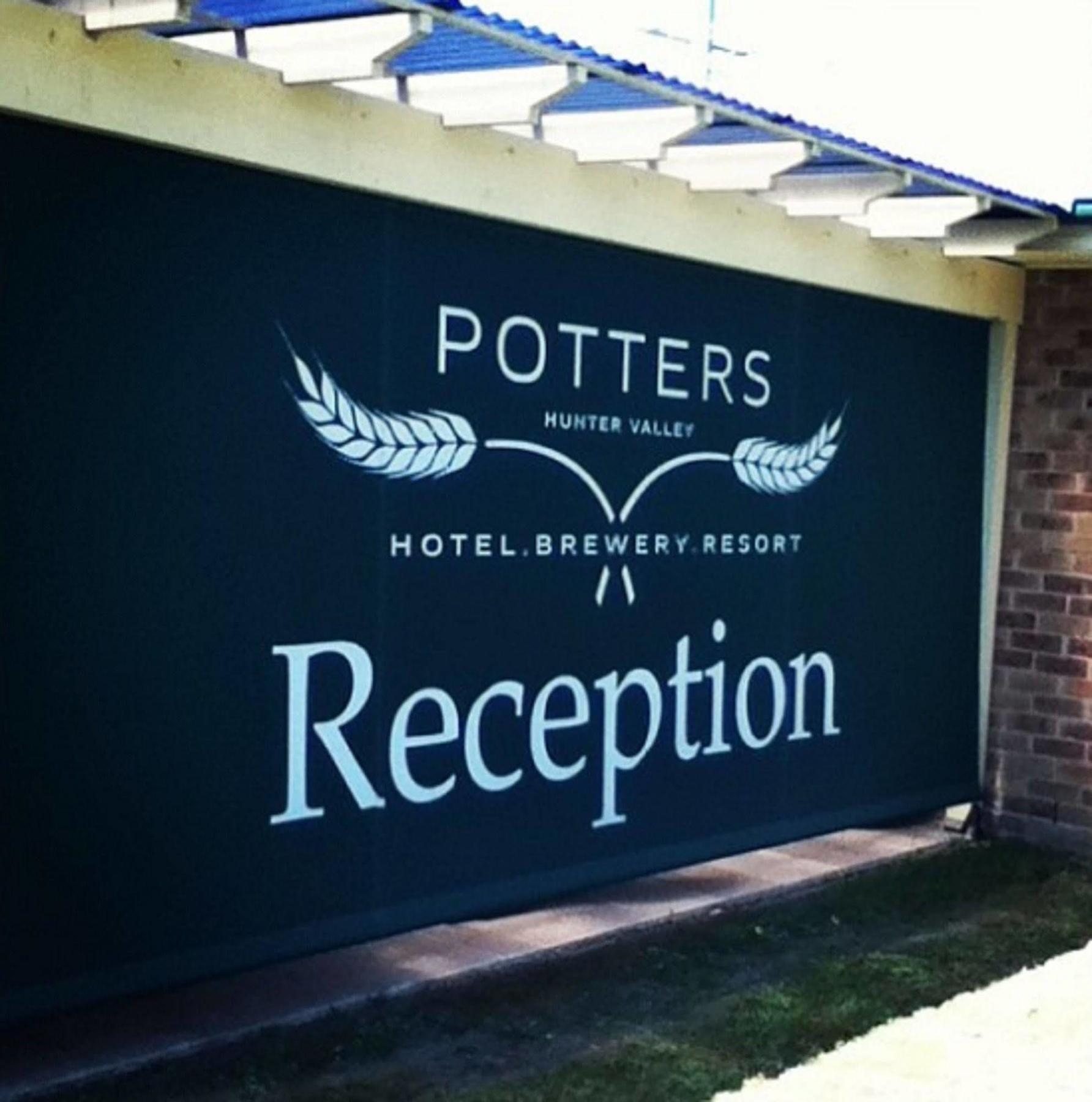 Potters Apartments Сесснок Экстерьер фото